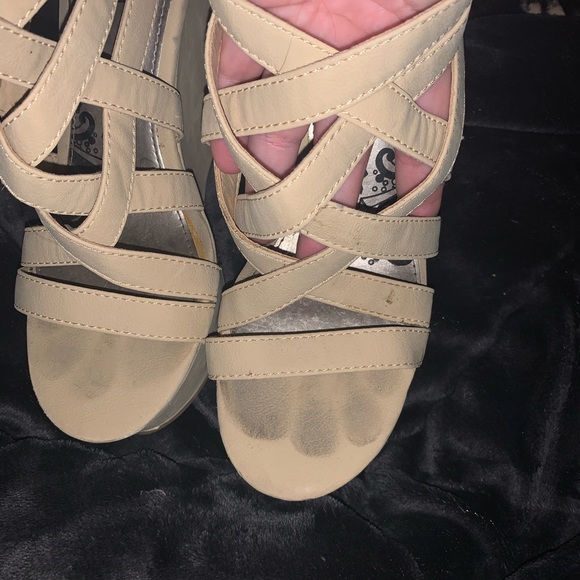 Platform wedges from Charlotte Russe - Picture 6 of 7